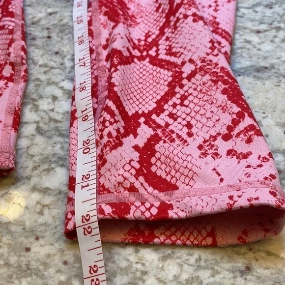 FABLETICS Define Powerhouse High-Waisted Capri Size XS Persimmon Python Pink - Picture 8 of 16